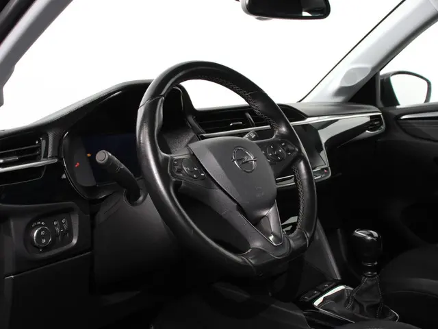 Opel Corsa 1.2 turbo 102pk Elegance 2021 Benzine 2