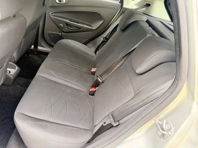 Ford Fiesta 1.5 TDCi Style Lease 2015 Diesel 9