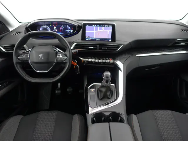 Peugeot 3008 1.2 PureTech GT Premium- 2020 Benzine 7