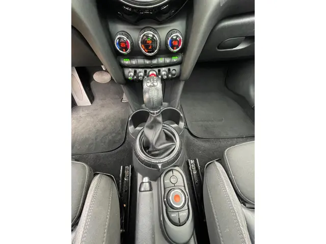 MINI Cooper Mini 1.5 Chili Serious Business 2015 Benzine 16
