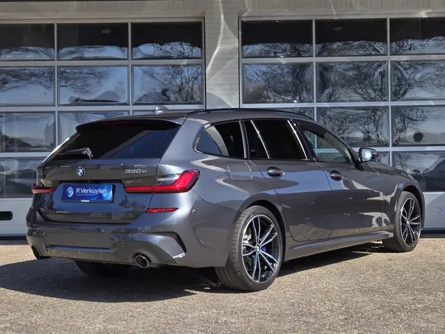 BMW 3 Serie Touring 330e xDrive 2021 Hybride Benzine 7
