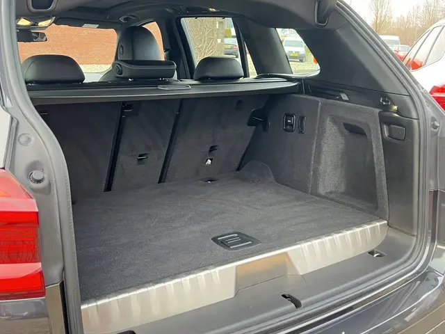 BMW X3 xDrive30e X-Line 2021 Hybride Benzine 44