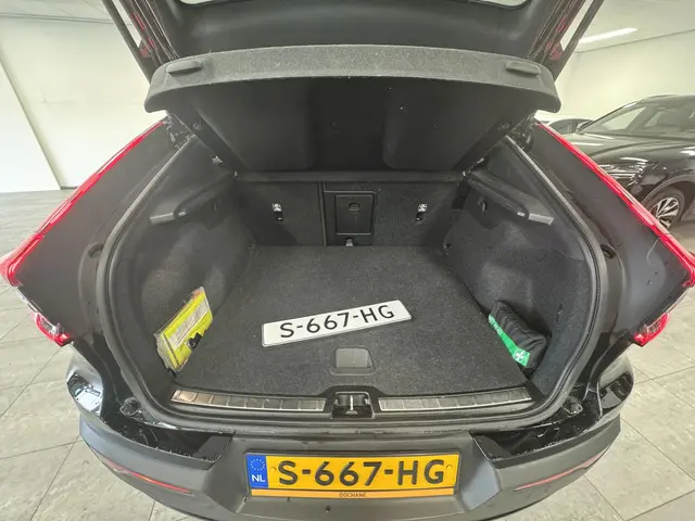 Volvo C40 Recharge Core 69 kWh 2023 Elektrisch 13