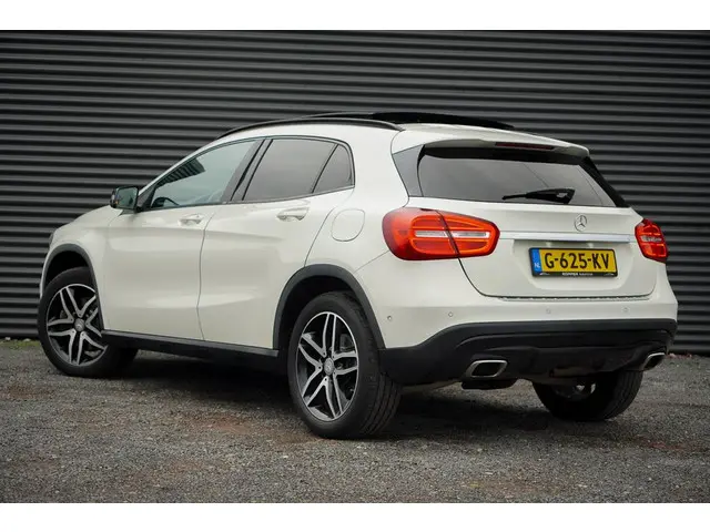 Mercedes-Benz GLA 250 4Matic 2015 Benzine 14