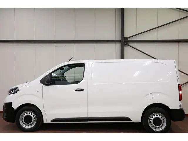 Toyota ProAce Worker 2.0 D-4D Live L2H1 LANG 2022 Diesel 3