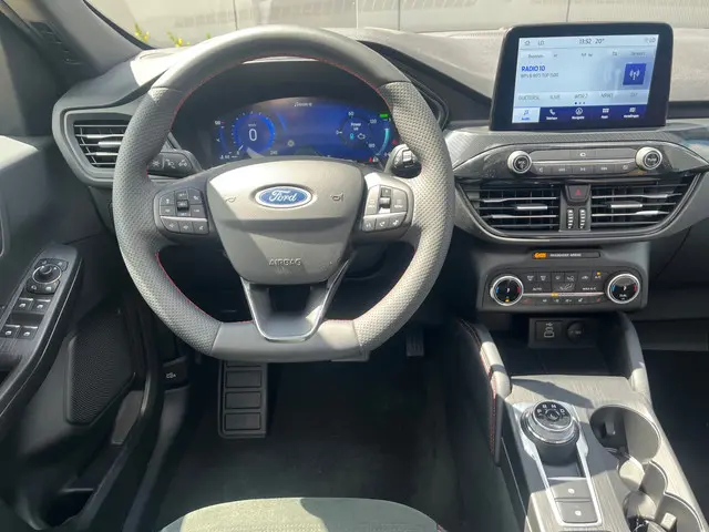 Ford Kuga 2.5 PHEV ST-Line X 2022 Hybride Benzine 11