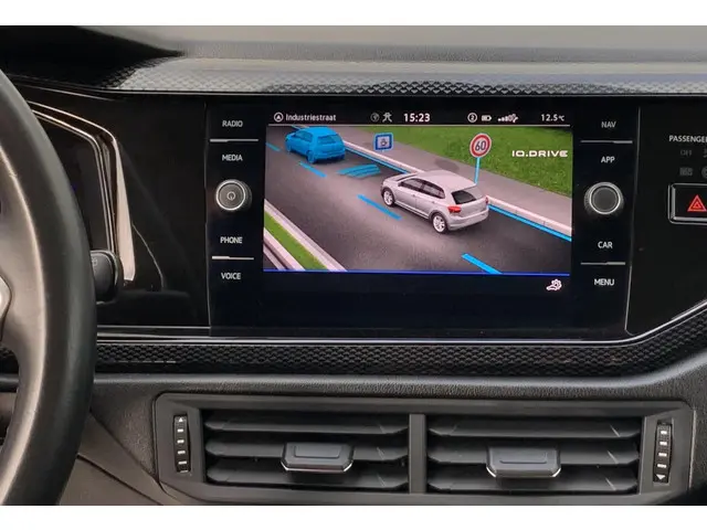 Volkswagen Polo 1.0 TSI Life Business, DSG 2022 Benzine 26