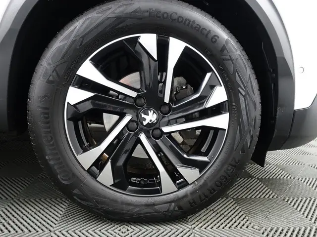 Peugeot 2008 1.2 PureTech GT Pack Aut- 2021 Benzine 31