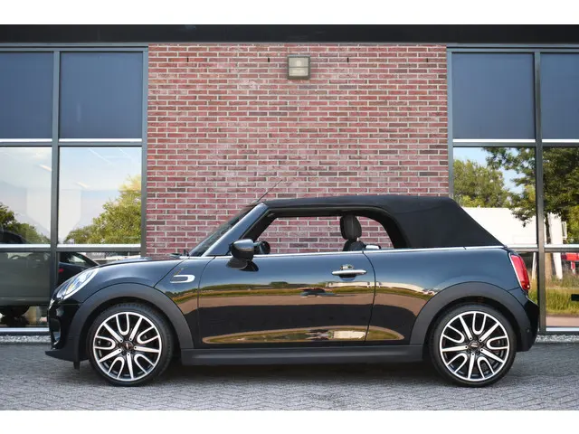 MINI Cooper Cabrio Mini 1.5 136pk 2020 Benzine 52