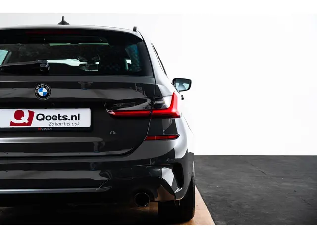 BMW 3 Serie Touring 330i Executive Edition 2020 Benzine 53