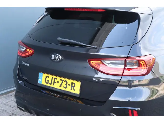 Kia Ceed 1.6 T-GDi GT | 200PK - PANO - UNIEK VOL! 2019 Benzine 28