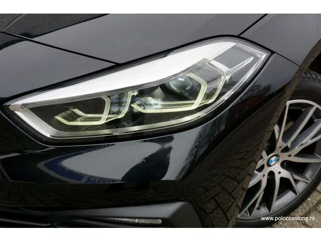 BMW 1 Serie 118i High Exec 2021 Benzine 24