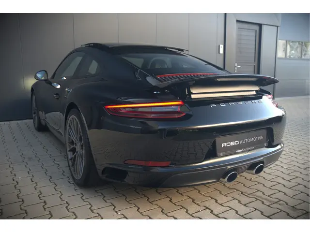 Porsche 911 3.0 Carrera 2018 Benzine 22