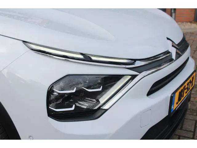 Citroën C4 1.2 Hybrid 136 Max 2024 Hybride Benzine 8