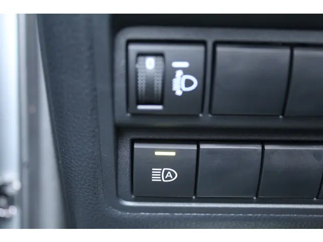 Toyota Yaris 1.5 Hybrid Active 2022 Hybride Benzine 24