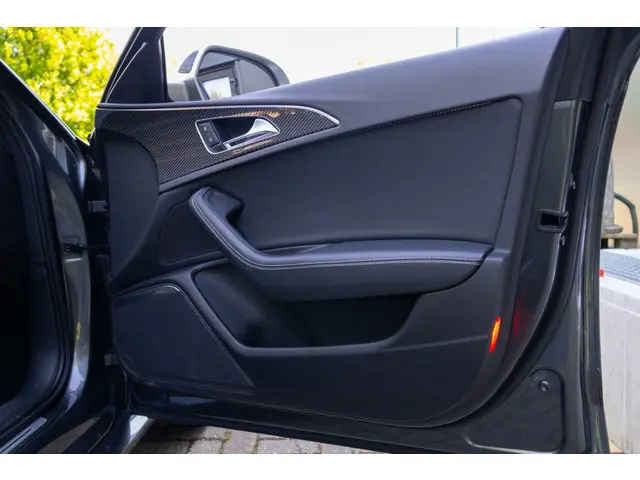 Audi RS6 Avant 4.0 TFSI RS 6 quattro 2015 Benzine 22