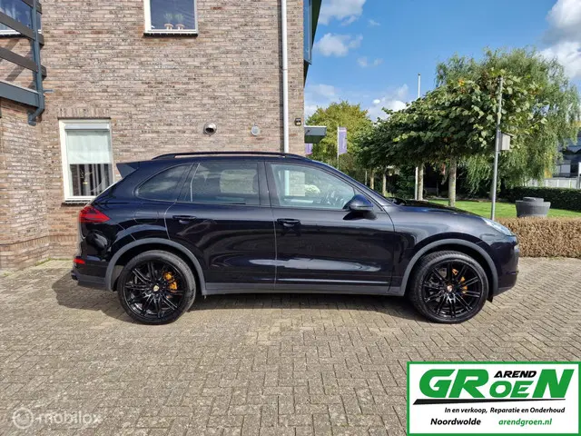 Porsche Cayenne 2