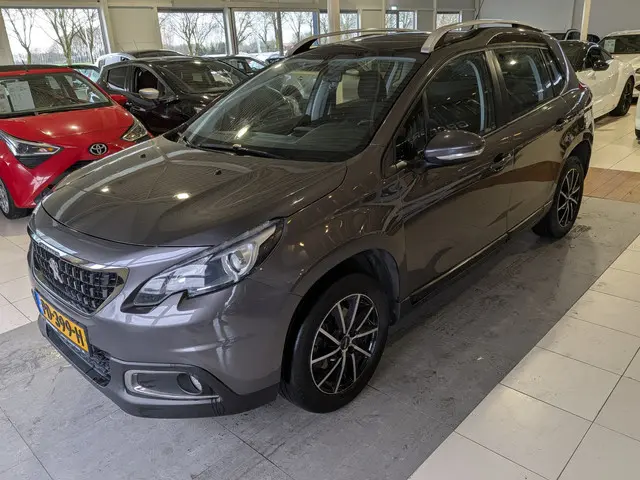 Peugeot 2008 1.2 PureTech Blue Lion 2017 Benzine 2