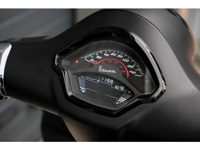 Vespa GTS 300 HPE Nieuw Mod Arrow 2024 2024 Benzine 12