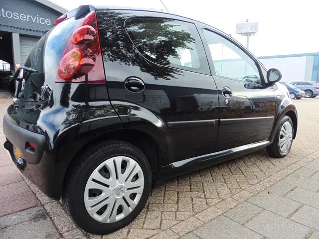 Peugeot 107 1.0 Active AIRCO 2012 Benzine 3