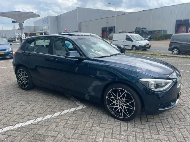 BMW 1 Serie 118i High Executive 2013 Benzine 27