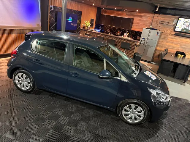 Peugeot 208 | 1.2 PureTech | Active 2019 Benzine 24