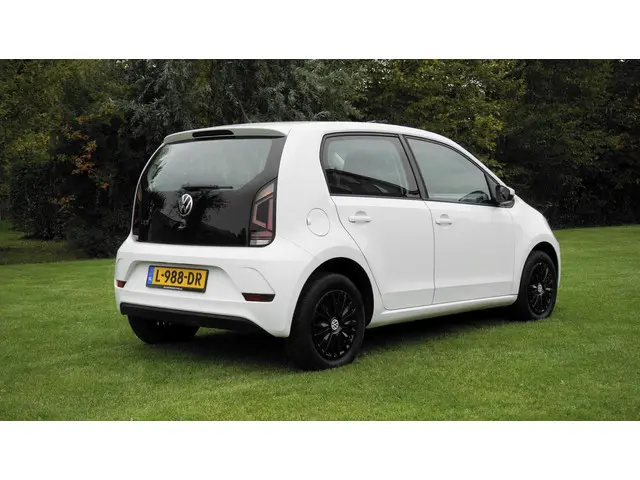 Volkswagen up! 1.0 5 Drs Airco blue tooth 2021 Benzine 2