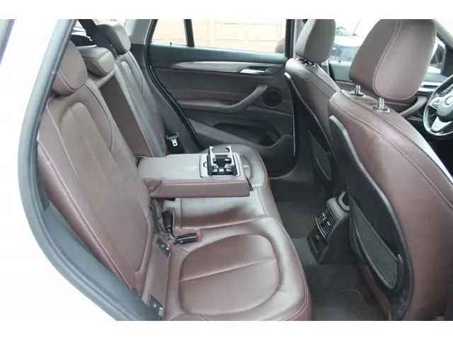 BMW X1 sDrive20i 260pk High Executive Pano 2017 Benzine 13