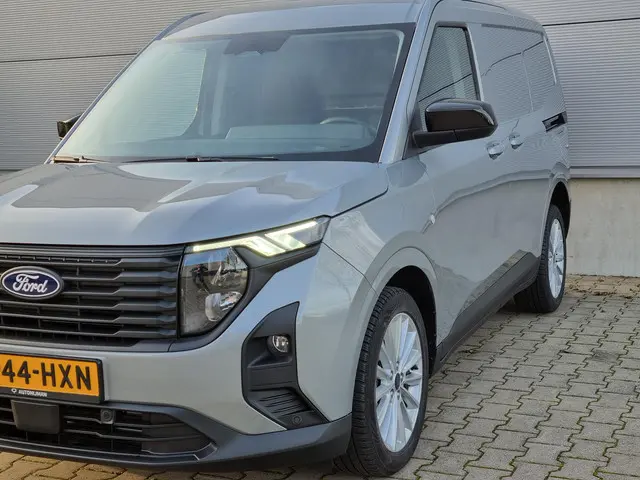 Ford Transit Courier 1.0 EcoBoost Limited 2024 Benzine 12