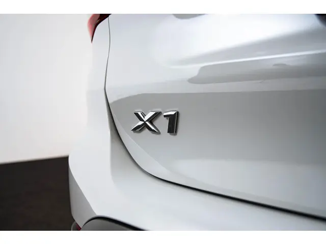 BMW X1 xDrive25e High Executive 2022 Hybride Benzine 10