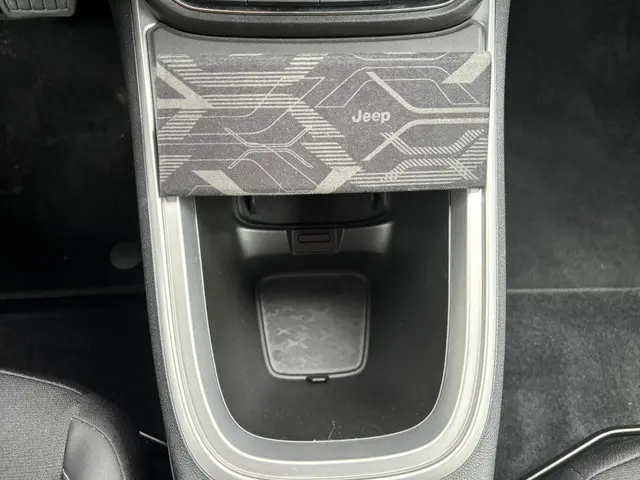 Jeep Avenger Summit 54 kWh 2023 Elektrisch 23