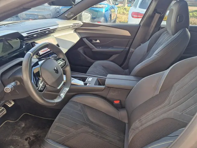 Peugeot 408 1.6 HYbrid GT 180 EAT8 2024 Hybride Benzine 5