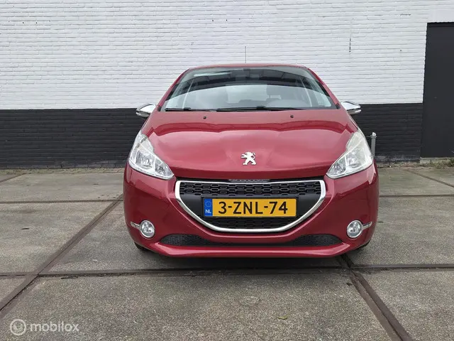 Peugeot 208 1.2 PureTech Style - Automaat - Nap - 2015 Benzine 4