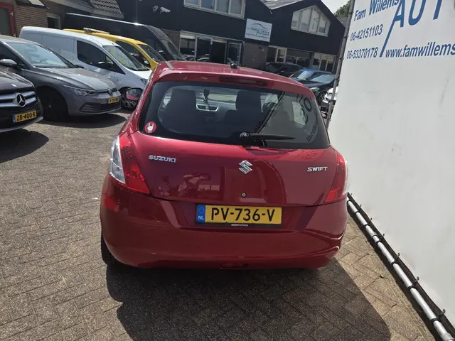 Suzuki Swift 1.2 Base 2012 Benzine 27