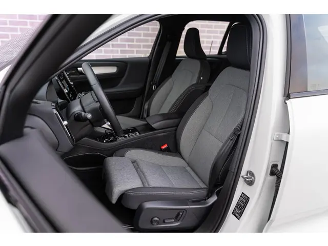 Volvo XC40 Plug-in Hybrid T5 Core 2023 Hybride Benzine 17