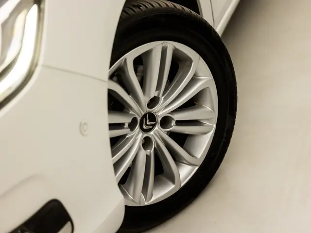 Citroën C4 1.2 PureTech Sport 2016 Benzine 30