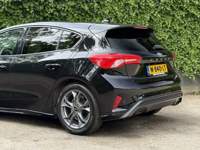 Ford Focus 1.0 EcoBoost ST Line | Carplay | PDC | 2020 Benzine 30