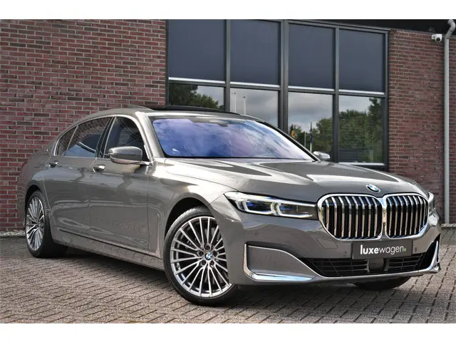BMW 7 Serie M760Li xDrive 2019 Benzine 19