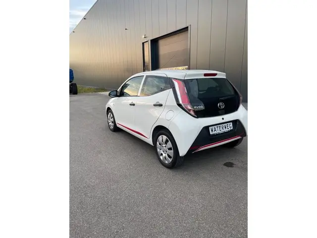 Toyota Aygo 1.0 VVT-i x NEW APK (C1,107) 2017 Benzine 6