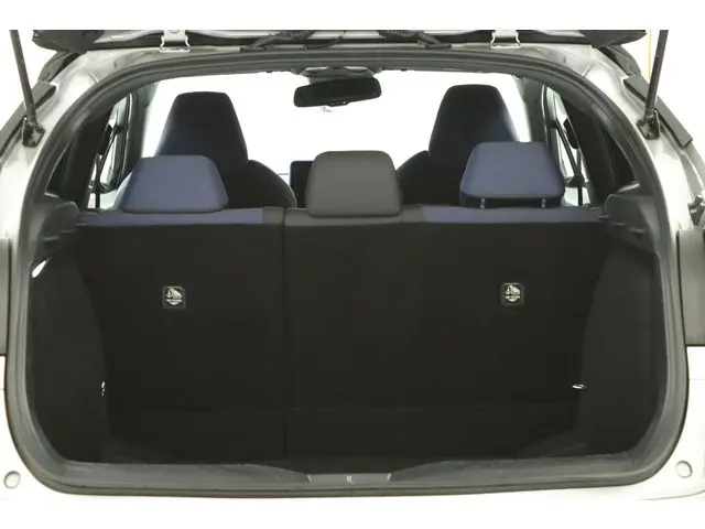 Toyota C-HR 1.8 Hybrid Bi-Tone 2017 Hybride Benzine 24