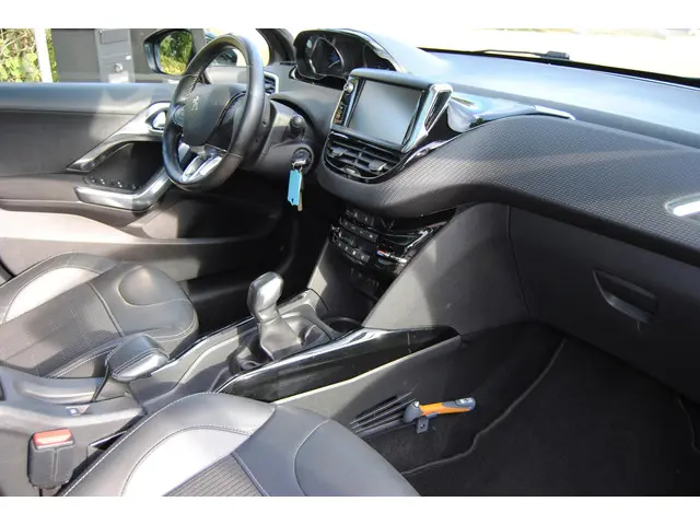 Peugeot 2008 1.2 PureTech Allure 2016 Benzine 15