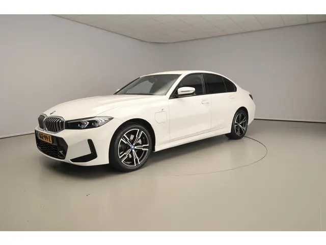 BMW 3 Serie Sedan 320e 2024 Hybride Benzine