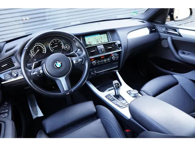 BMW X4 M40i High Executive 2018 Benzine 24