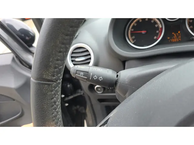 Opel Corsa 1.2-16V Berlin 2014 Benzine 17