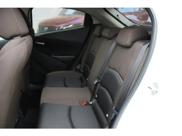 Mazda 2 1.5 Skyactiv-G Comfort 2023 Benzine 27