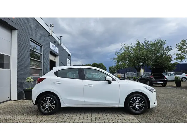 Mazda 2 1.5 Skyactiv-G Intro Edition 2016 Benzine 6
