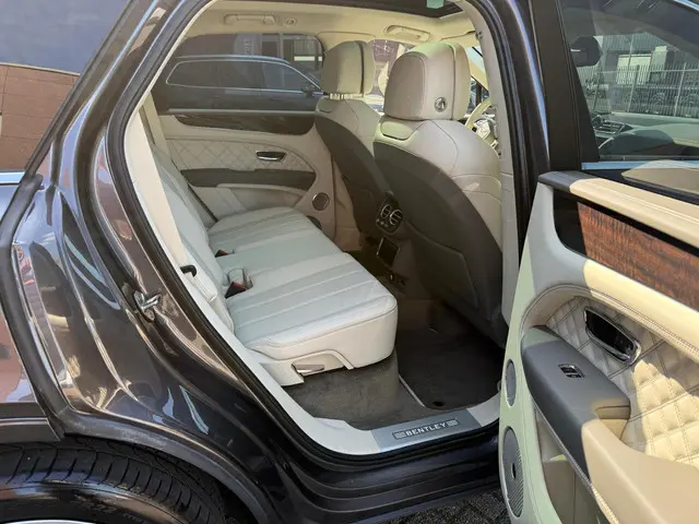 Bentley Bentayga 4.0 V8 2021 Benzine 12