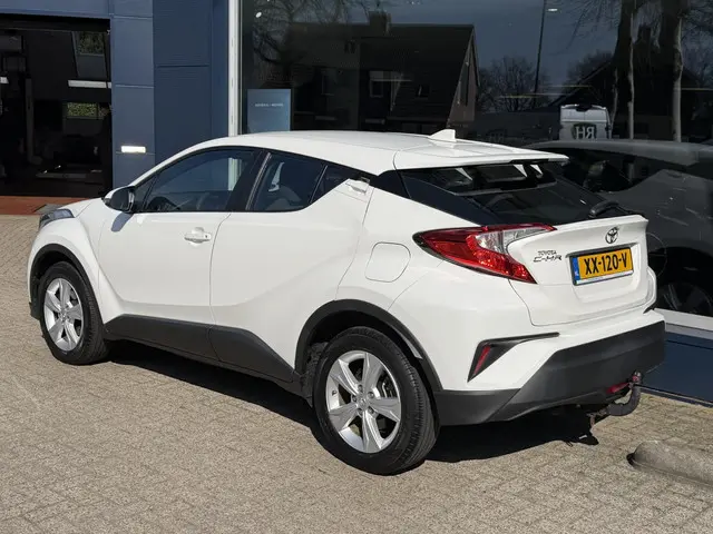 Toyota C-HR 1.2 Turbo Comfort 2019 Benzine 3