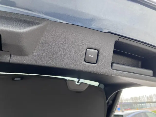 Ford Kuga 2.5 PHEV Titanium X 2022 Hybride Benzine 21