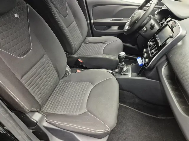 Renault Clio Estate 1.2 TCe Intens 2017 Benzine 15